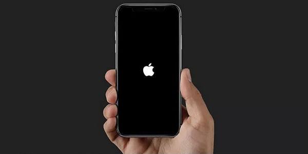 O iPhone está travado no logotipo da Apple
