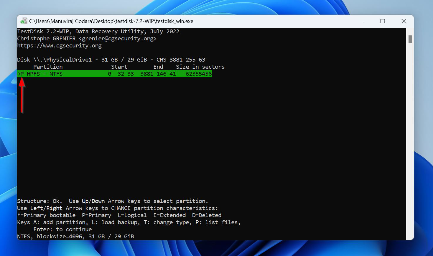 Tela do TestDisk exibindo a partição detectada com detalhes de tamanho e estrutura.