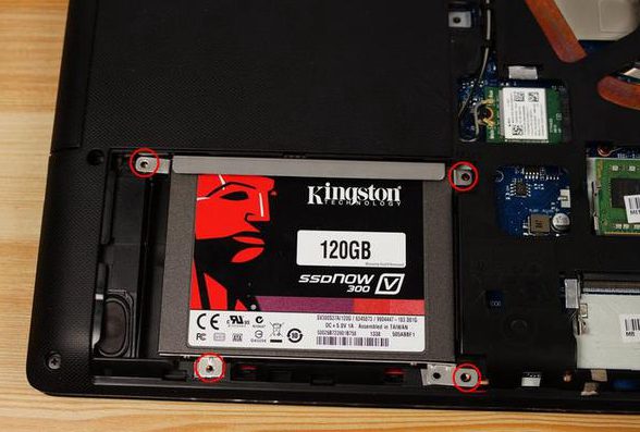 instalar o SSD SATA no laptop